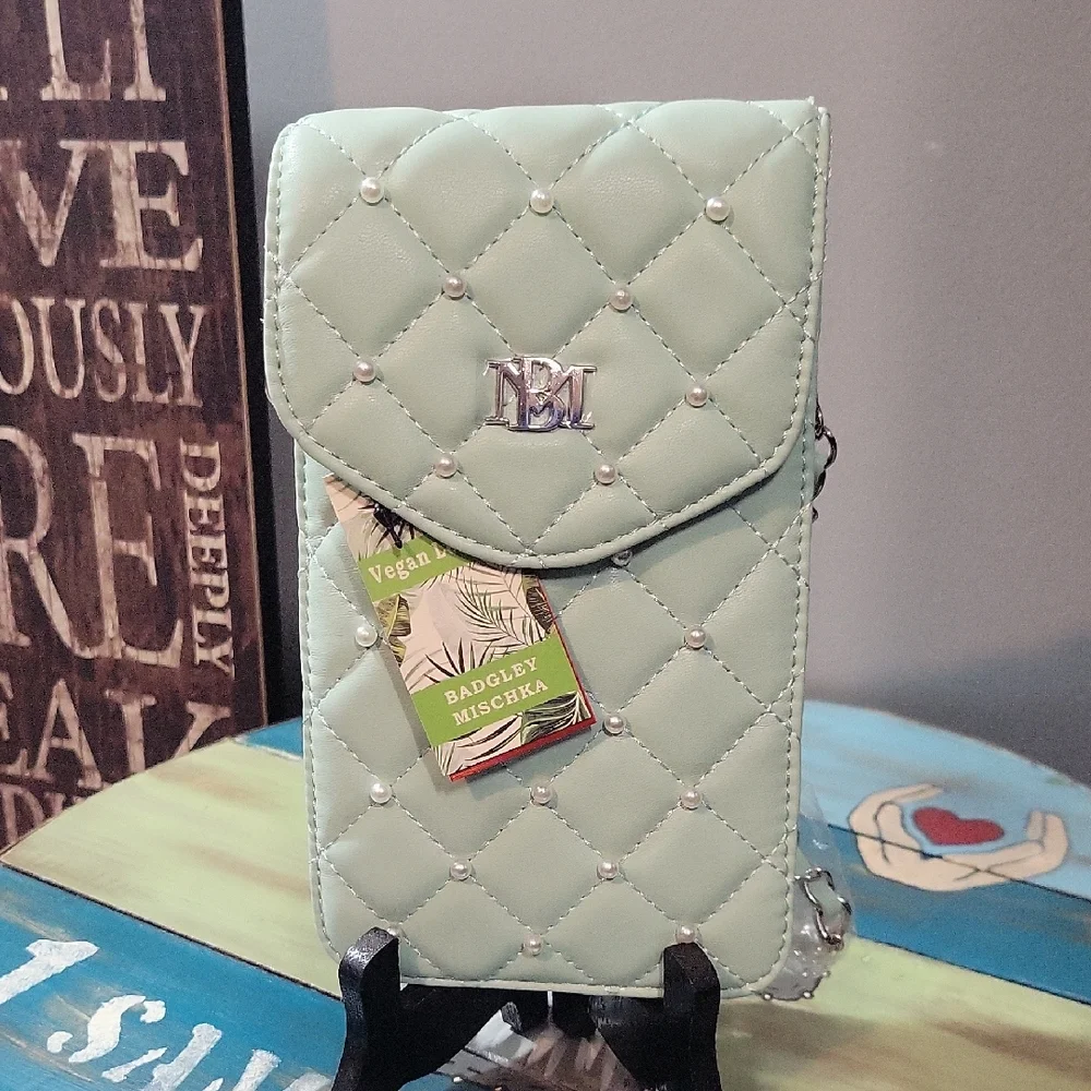 Badgley Mischka Mint Quilted Phone Case Crossbody - Picture 1 of 7
